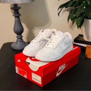 Nike White Sneakers with Pattern